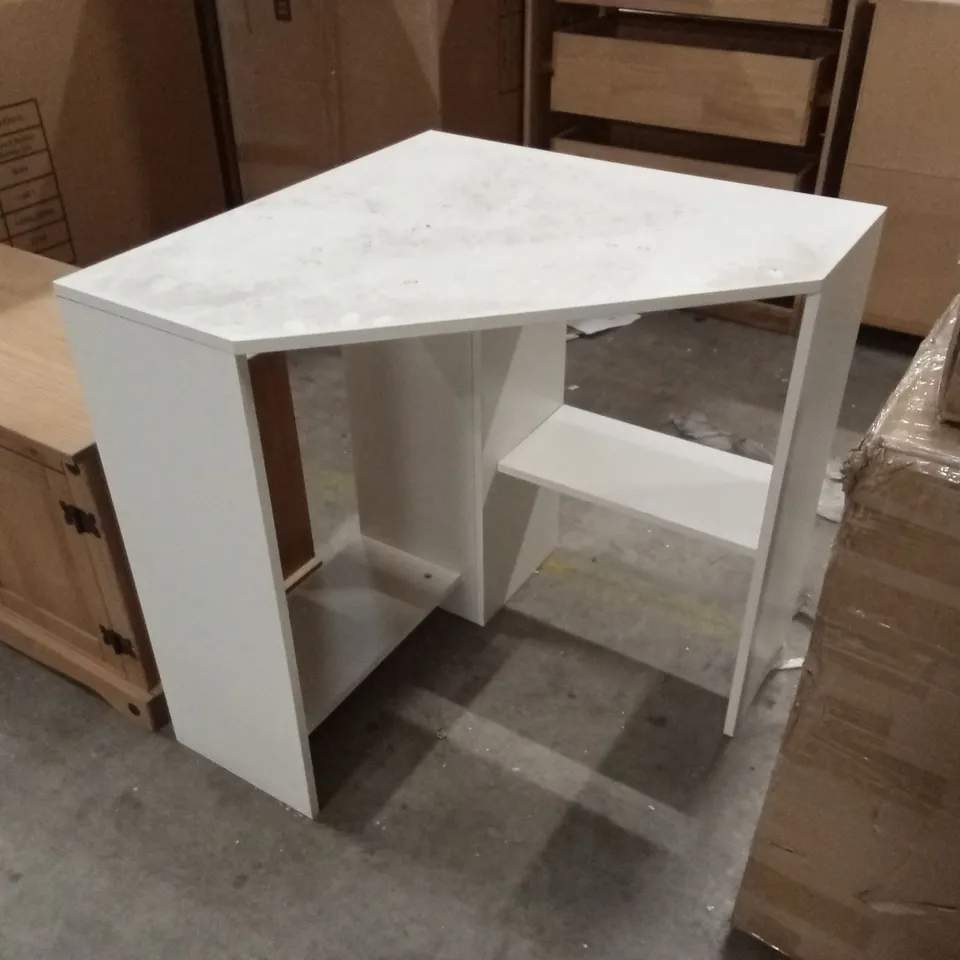 COMPACT CORNER DESK - WHITE