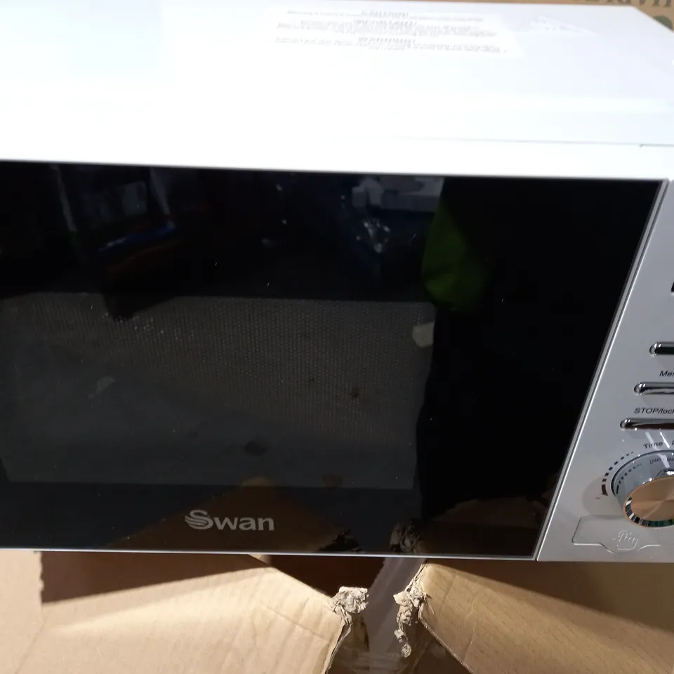 SWAN 20L 700W DIGITAL MICROWAVE - WHITE RRP £54
