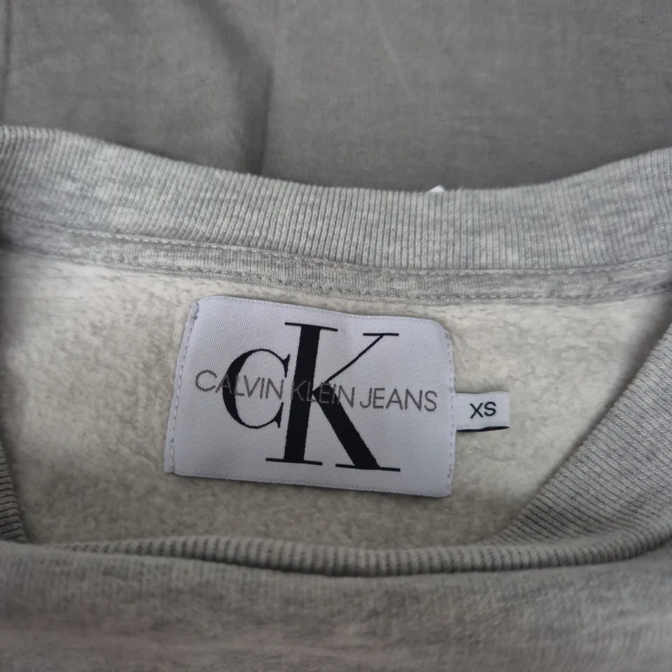 CALVIN KLEIN JEANS GREY SWEATSHIRT – XS