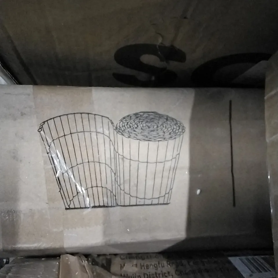 BOXED BREEINS PVC FENCE 