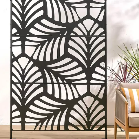VERTICAL LEAF METAL GARDEN SCREEN FREE STANDING 