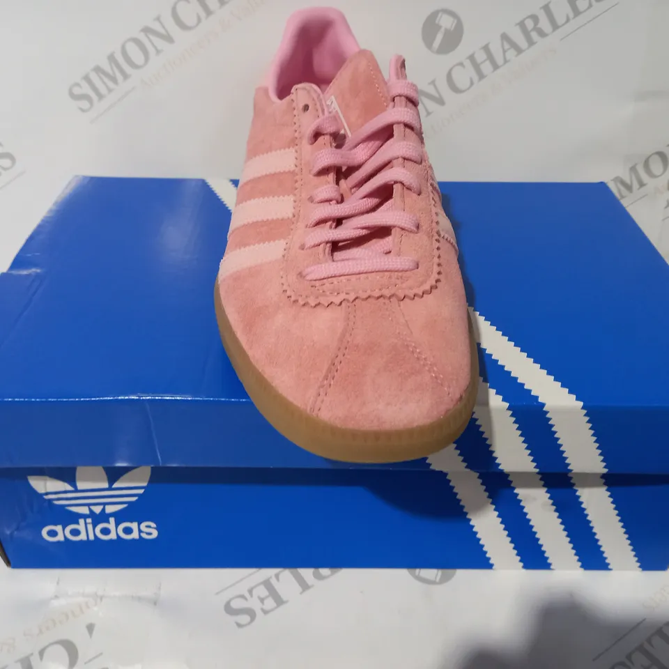 BOXED PAIR OF ADIDAS BERMUDA SHOES IN PINK UK SIZE 6