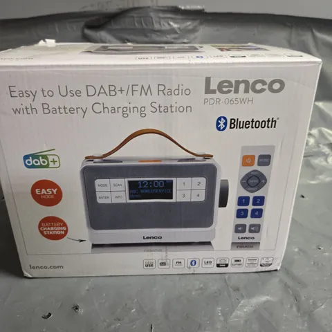 LENCO PDR-065WH EASY TO USE DAB+/FM RADIO WITH BATTERY CHARGING STATION