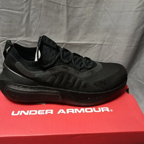 BOXED UNDER ARMOUR UA PHANTOM 4 RUNNING SHOES – BLACK, UK 9 (US 10, EUR 44)