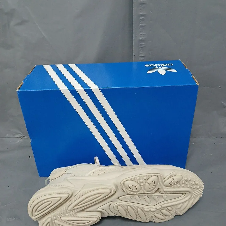 BOXED PAIR OF ADIDAS OZWEEGO CREAM UK 11 