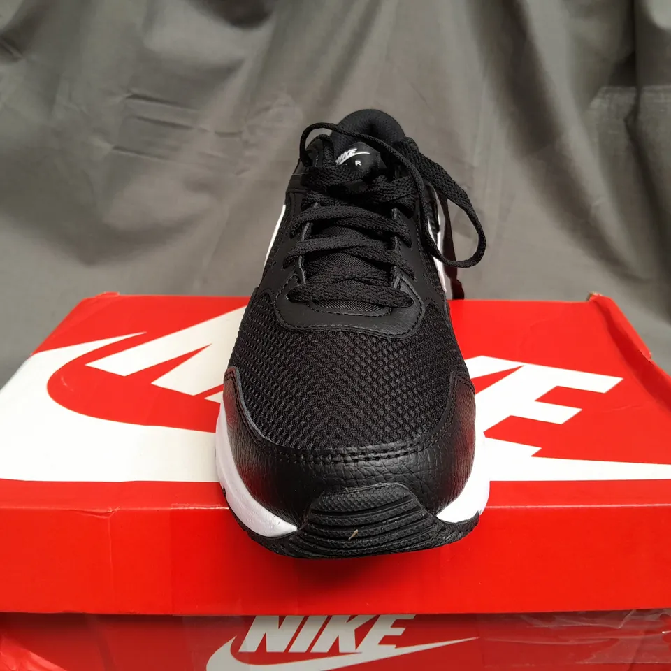 BOXED NIKE AIR MAX SC IN BLACK - UK 8 
