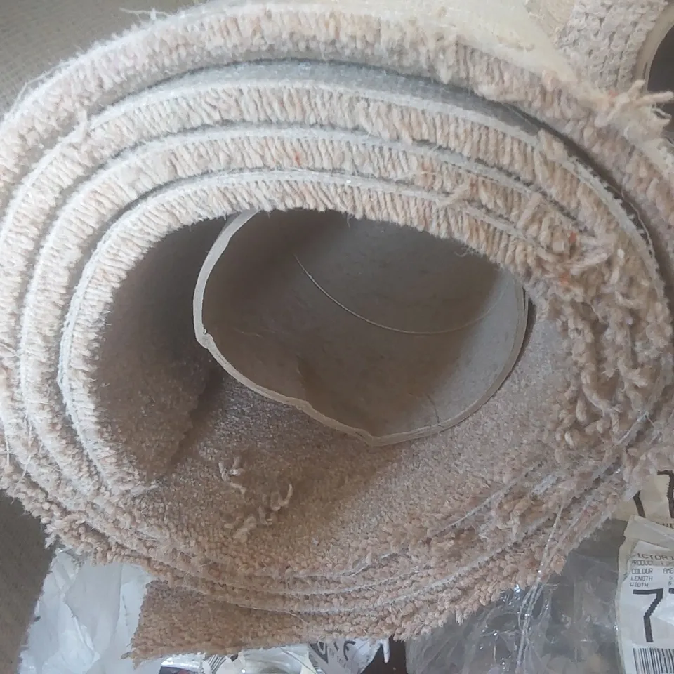ROLL OF QUALITY CRESTA DIMENSION HEATHERS CARPET - APPROXIMATELY 4 x 2.25m