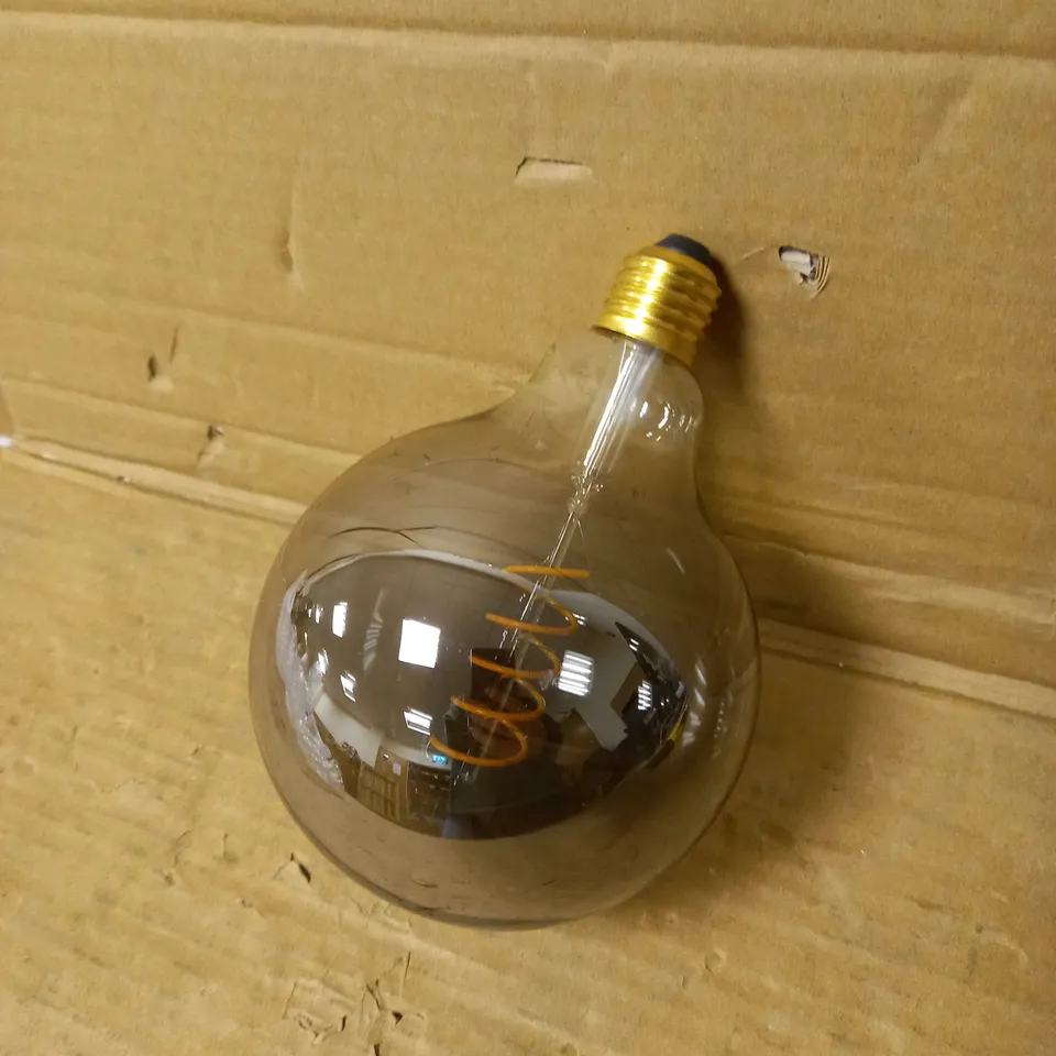 LARGE LIGHT BULB