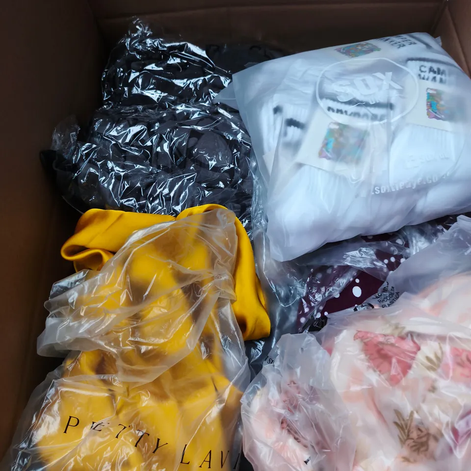 LARGE BOX OF APPROXIMATELY 25 ASSORTED CLOTHING ITEMS IN VARIOUS COLOURS, STYLES AND SIZES - COLLECTION ONLY