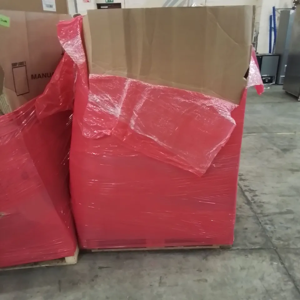 PALLET OF HOUSEHOLD ITEMS AND CONSUMER GOODS TO INCLUDE: VARIOUS SIZED FITTED SHEETS AND OTHER FURNITURE ETC.