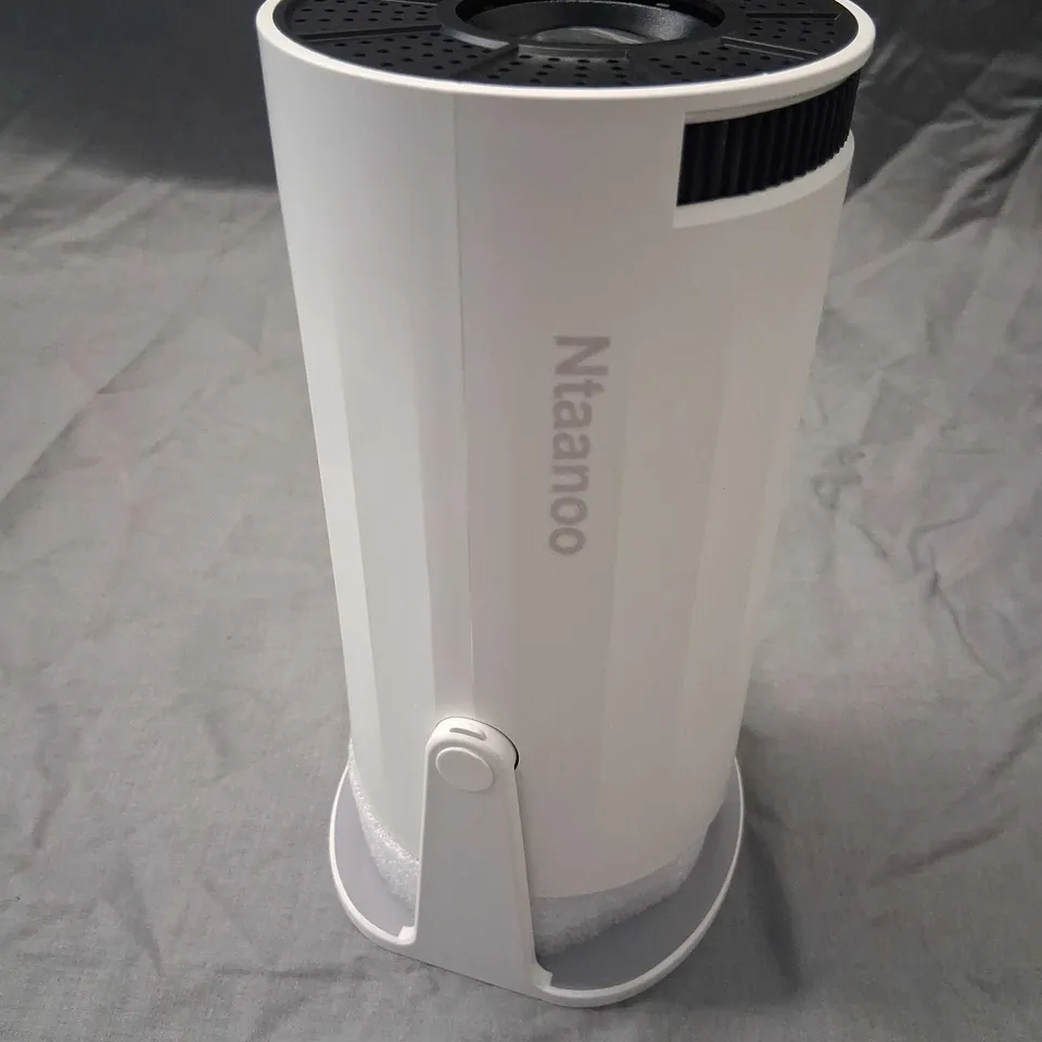 BOXED LEDSOURCE MULTIMEDIA PROJECTOR WITH ACCESSORIES