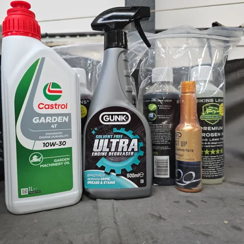BOX OF ASSORTED CAR ITEMS TO INCLUDE - GUNK DEGREASER - BOOST UP - PREMIUM WETTING AGENT