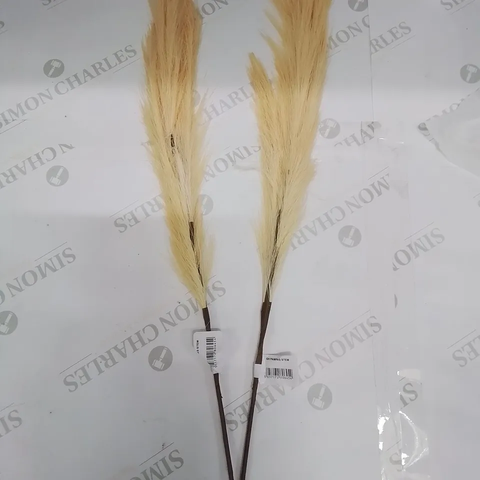 PALLET CONTAINING APPROXIMATELY 15 BOXES OF SAMSUNG GALAXY S9 CASES AND APPROXIMATELY BOXES OF FAUX PAMPAS STEMS