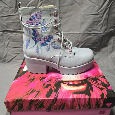 BOXED PAIR OF KOI BUTTERFLY DUNE SUEDE PLATFORM MILITARY BOOTS IN BLUE - 7