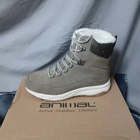 ANIMAL CAMERON WOMEN'S WATERPROOF BOOTS – TAUPE, UK 8 (US 10, EU 41)