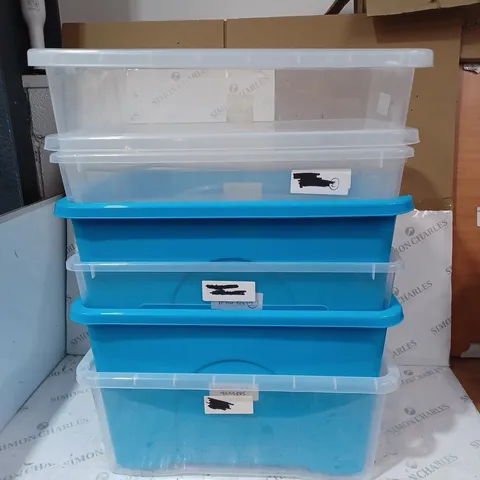 SET OF APPROXIMATELY 5 ASSORTED PLASTIC STORAGE CONTAINERS IN VARIOUS SIZES AND COLOURS