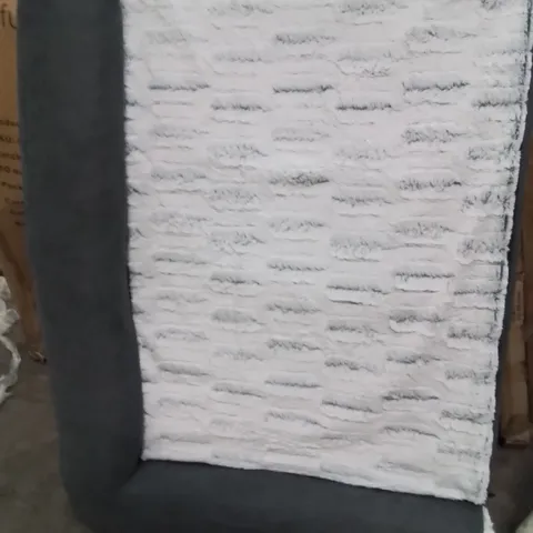 ROSS DOG SOFA WITH CHANGEABLE COVER