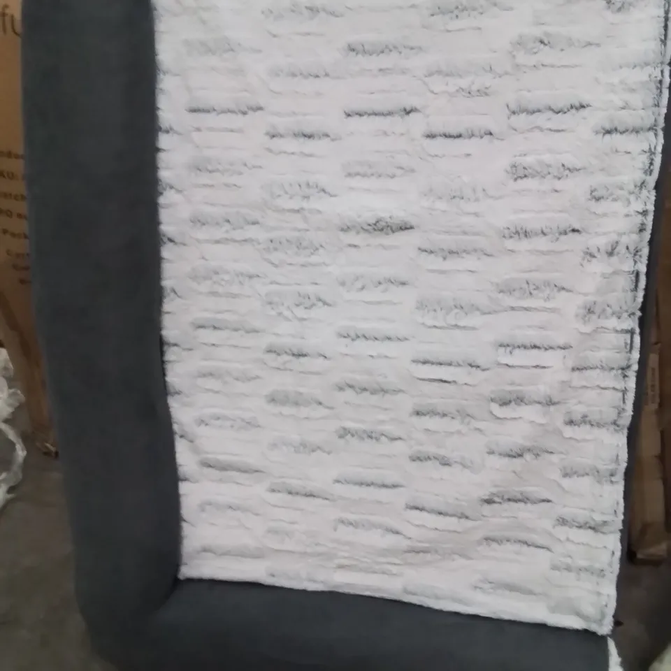 ROSS DOG SOFA WITH CHANGEABLE COVER