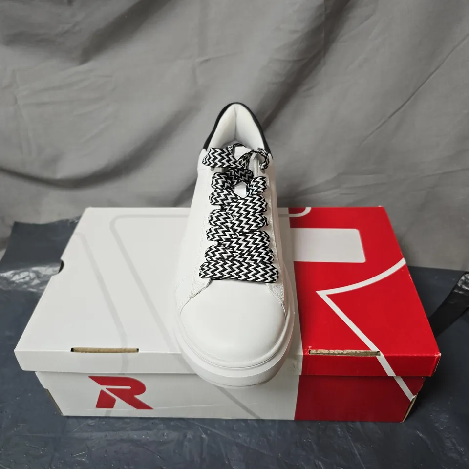 RIEKER WHITE LEATHER TRAINERS – BLACK HEEL PANEL, ZIGZAG LACES SIZE EU 41