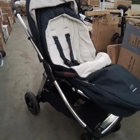 UNBOXED MAMAS AND PAPAS FLIP XT3 PRAM