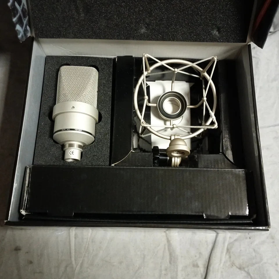 NEUMANN TLM 103 STUDIO SET CONDENSER MICROPHONE WITH SHOCK MOUNT