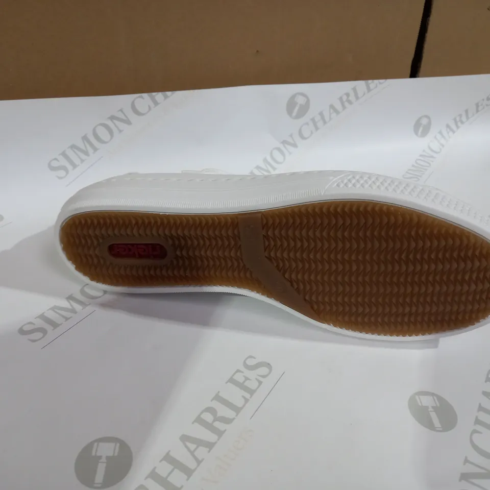 RIEKER SIDE ZIP WHITE TRAINER SIZE 6 