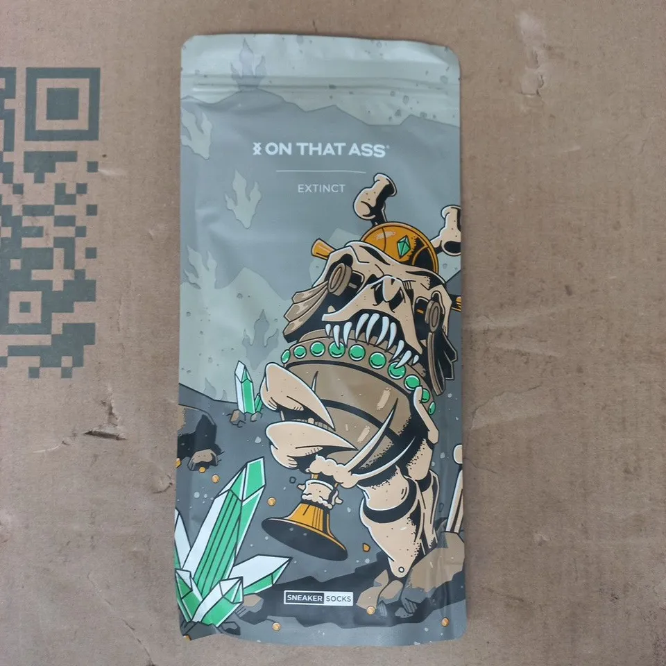 BAGGED ON THAT ASS EXTINCT SNEAKER SOCKS SIZE 43-46