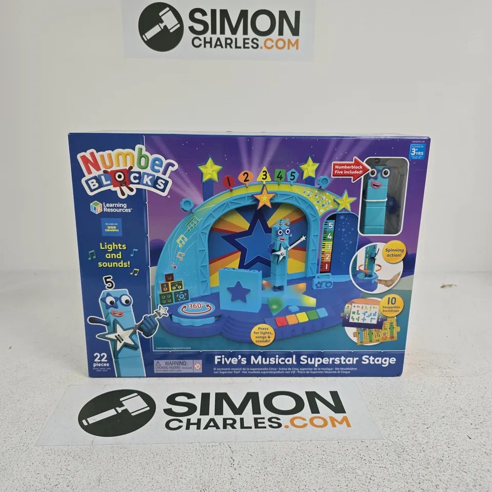 NUMBER BLOCKS FIVE'S MUSICAL SUPERSTAR STAGE