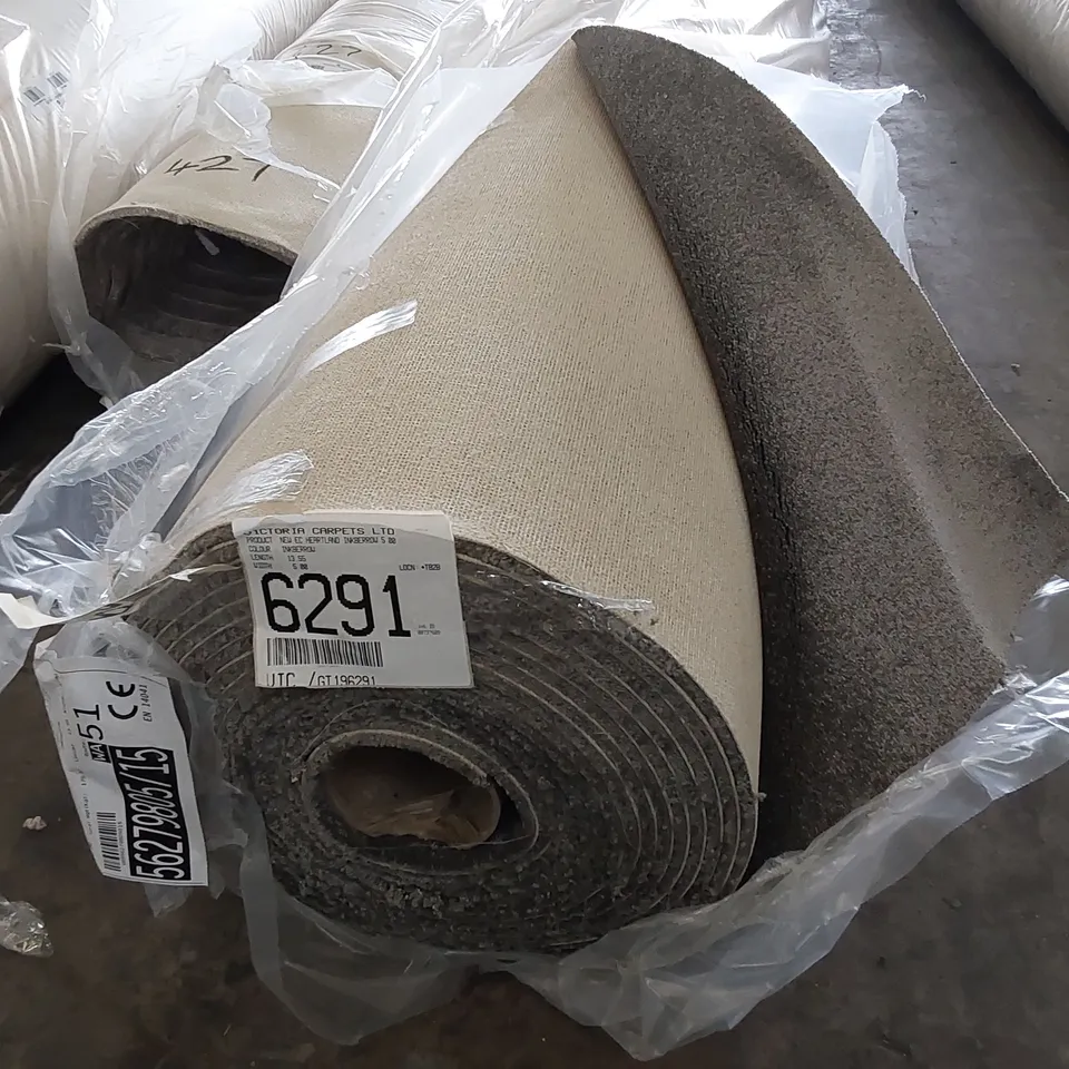 ROLL OF QUALITY EC HEARTLAND INKBERROW CARPET // SIZE: APPROXIMATELY 5 X 13.55m