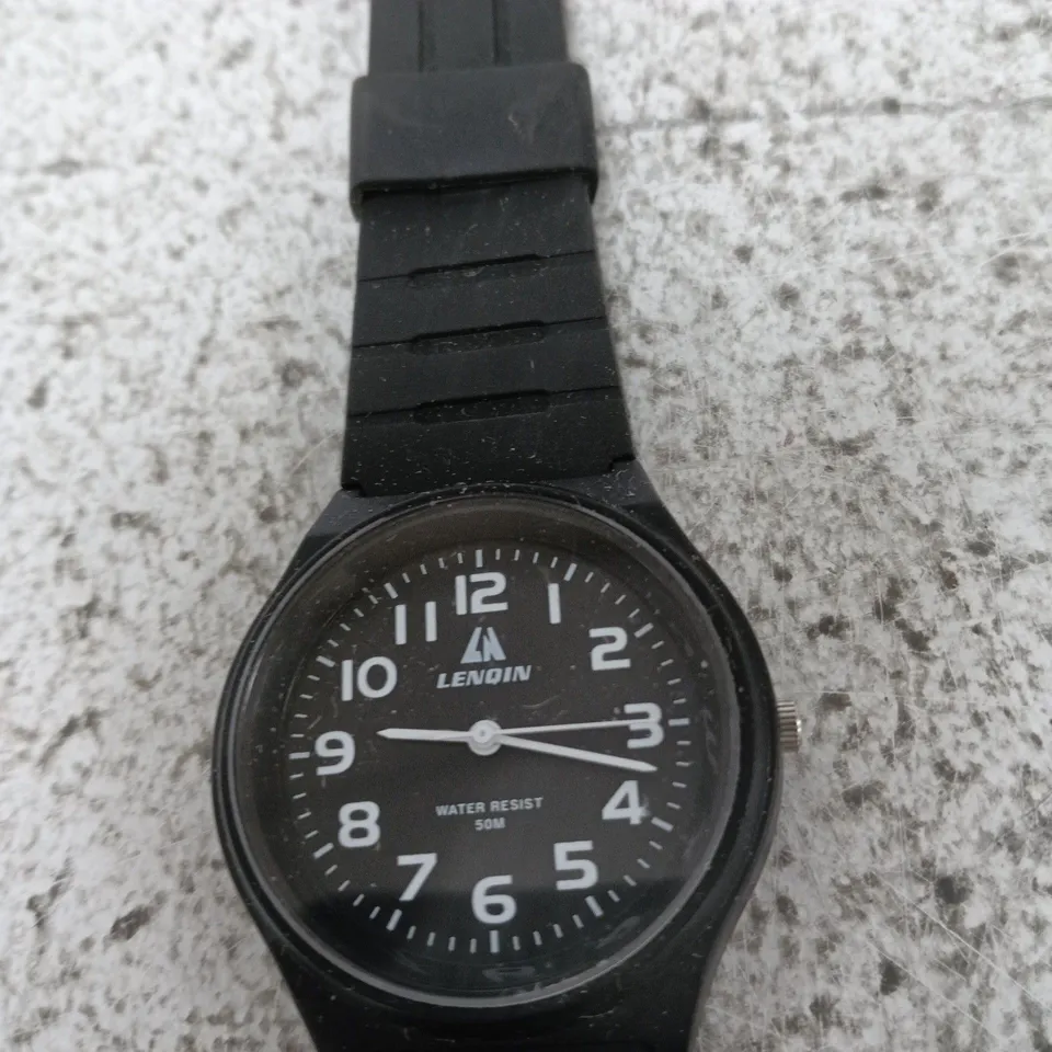 LENON BLACK RUBBER-STYLE WRISTWATCH - LENQIN