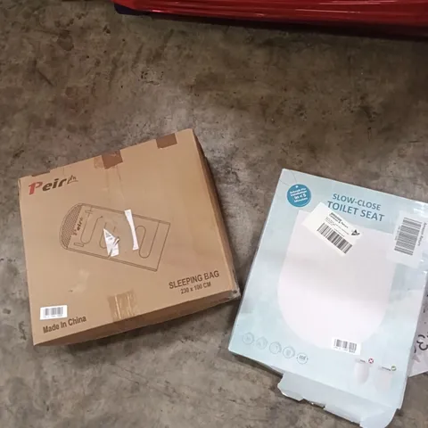 PALLET OF ASSORTED ITEMS INCLUDING - TOILET SEAT, SLEEPING BAG 
