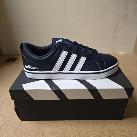 ADIDAS VS PACE 2.0 TRAINERS – NAVY/WHITE, UK 8