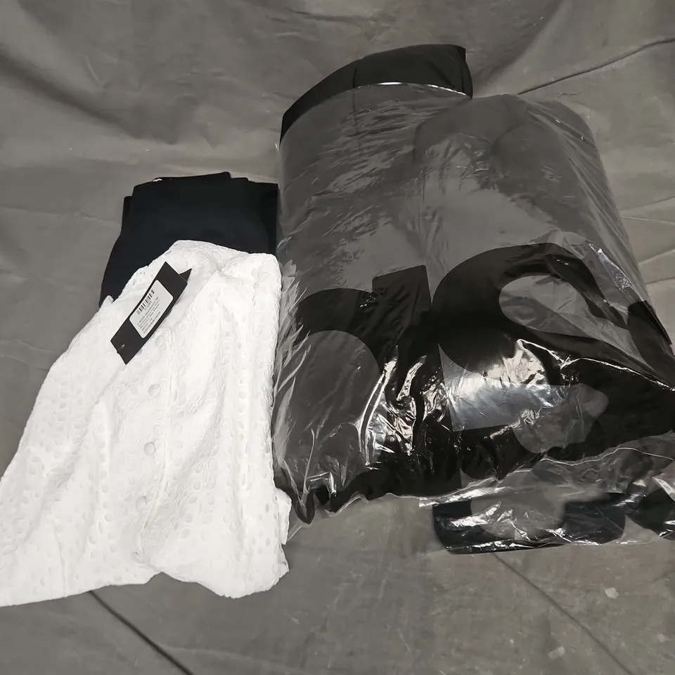 BOX OF APPROXIMATELY 20 ASSORTED CLOTHING ITEMS TO INCLUDE DRESS, JACKET, LEGGINGS, ETC