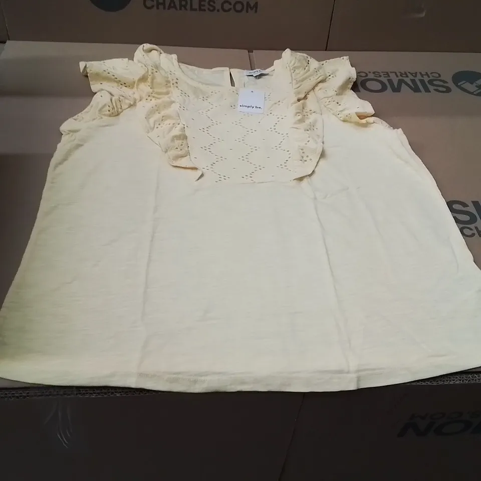 BOXED BRAND NEW APPROXIMATELY 9 SIMPLY BE BRODERIE TOP PALE YELLOW SIZE 18