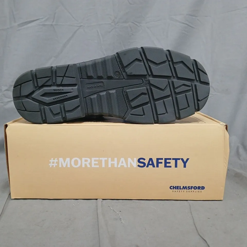 BOXED PAIR OF CHELMER RANGE BCR918 BASILDON SAFETY BOOTS IN BLACK SIZE UK 10