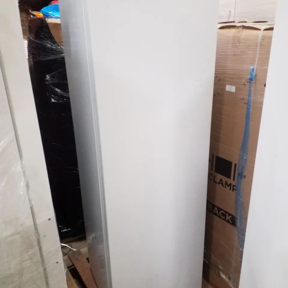 LEC MEDICAL 394 LITRE PHARMACY ESSENTIAL UPRIGHT FRIDGE