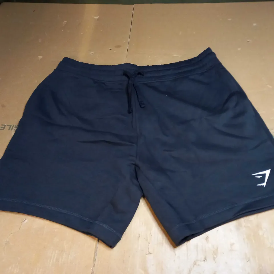 GYMSHARK TRAINING SHORTS SIZE L 