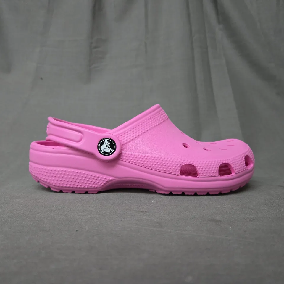 CROCS CLASSIC CLOG K IN PINK - UK J3