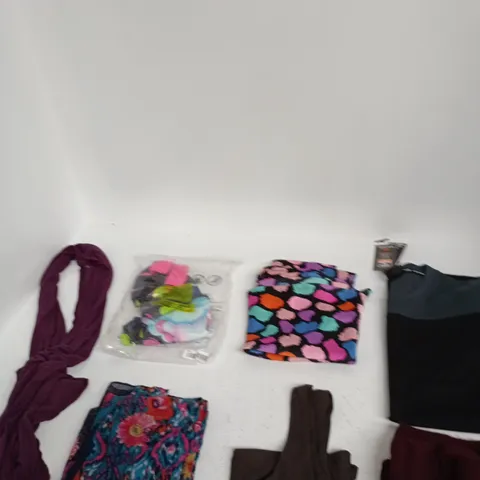 BOX OF APPROXIMATELY 15 ASSORTED CLOTHING ITEMS IN VARIOUS SIZES, STYLES AND COLOURS