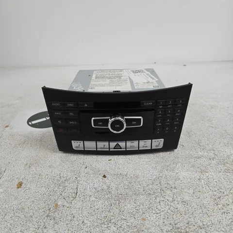 MERCEDES-BENZ HEAD UNIT HIGH ECE SINGLE – W212 (2014)