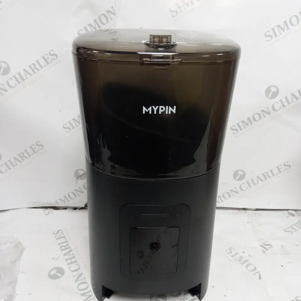 BOXED BLACK AUTOMATIC PET FEEDER 