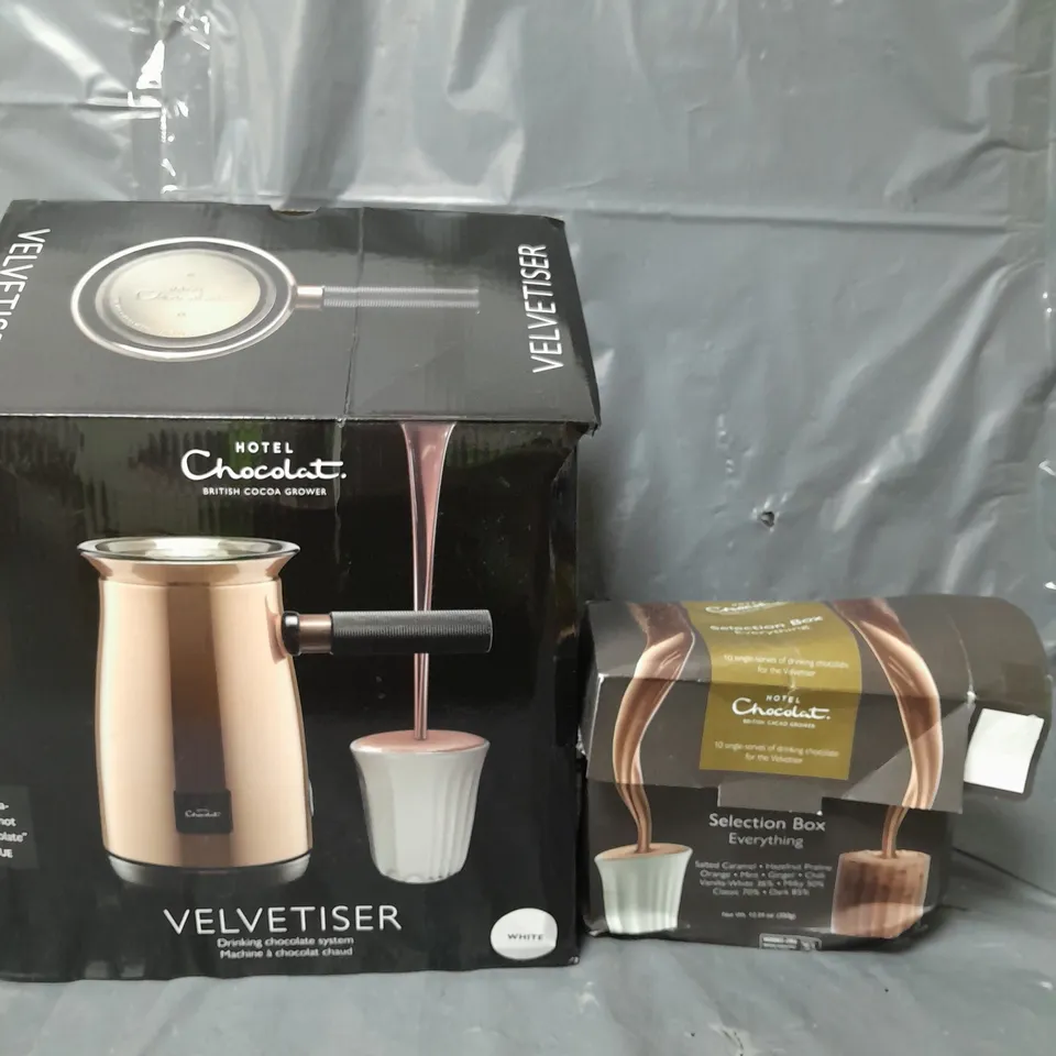 BOXED HOTEL CHOCOLAT VELVETISER IN WHITE  RRP £140