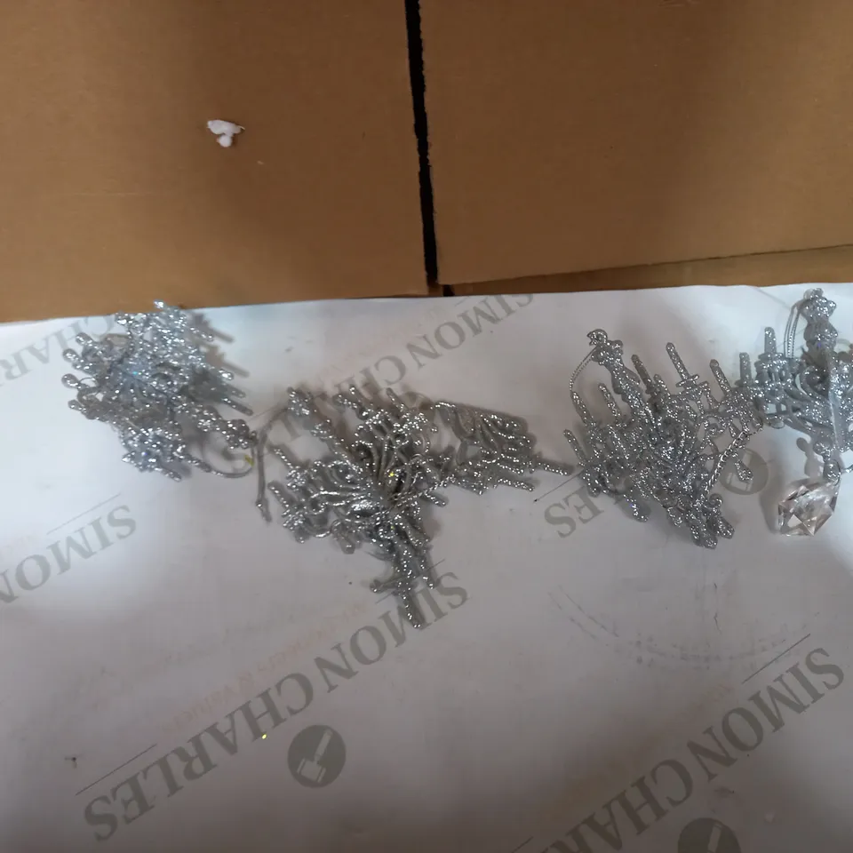 JULIEN MACDONALD SET OF 4 CHANDELIER BAUBLES