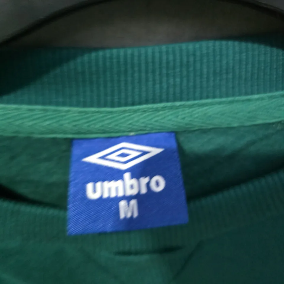 CELTIC FOOTBALL CLUB UMBRO SWEATSHIRT – GREEN, MEN'S SIZE M