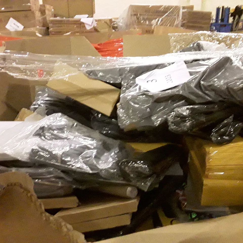 PALLET CONTAINING ASSORTED HOUSEHOLD PRODUCTS INCLUDING PACKS OF LARGE PADDED ENVELOPES, BACKPACKS, CHRISTMAS DECOR, PARTY GAMES ETC 