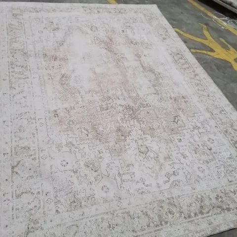 QUALITY DESIGNER AREA RUG APPROXIMATELY 290X200CM