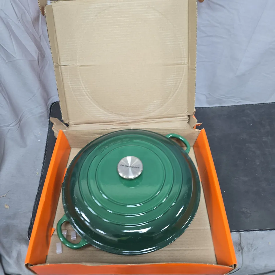 LE CREUSET ROUND CAST IRON CASSEROLE WITH LID – GREEN