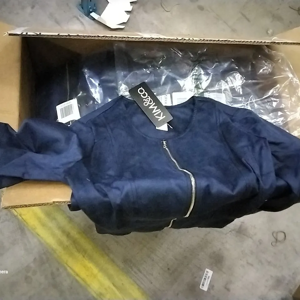 BOX OF APPROXIMATELY 30 ASSORTED BRAND BLACK NEW BAGGED KIM AND CO BLACK ZIP UP JACKETS VARIOUS SIZES