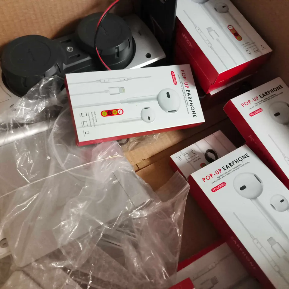 BOX OF APPROXIMATELY 10 ASSORTED ELECTRICAL ITEMS TO INCLUDE POP-UP EARPHONES, ETC