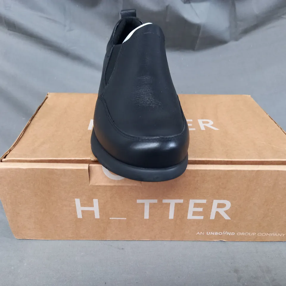 BOXED PAIR OF HOTTER SHOES IN BLACK UK SIZE 6